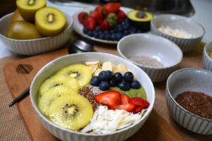 Gold kiwifruit smoothie bowl recipe website